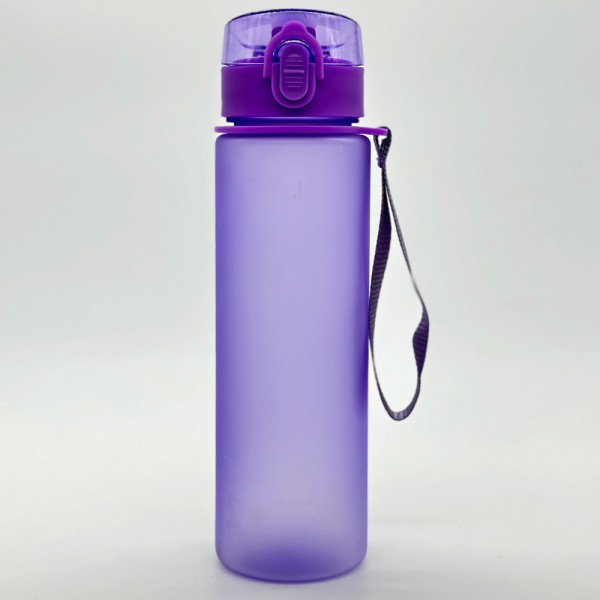 Спортивная бутылка для воды с поилкой/защитой на шнурке 560 мл - фиолетовая